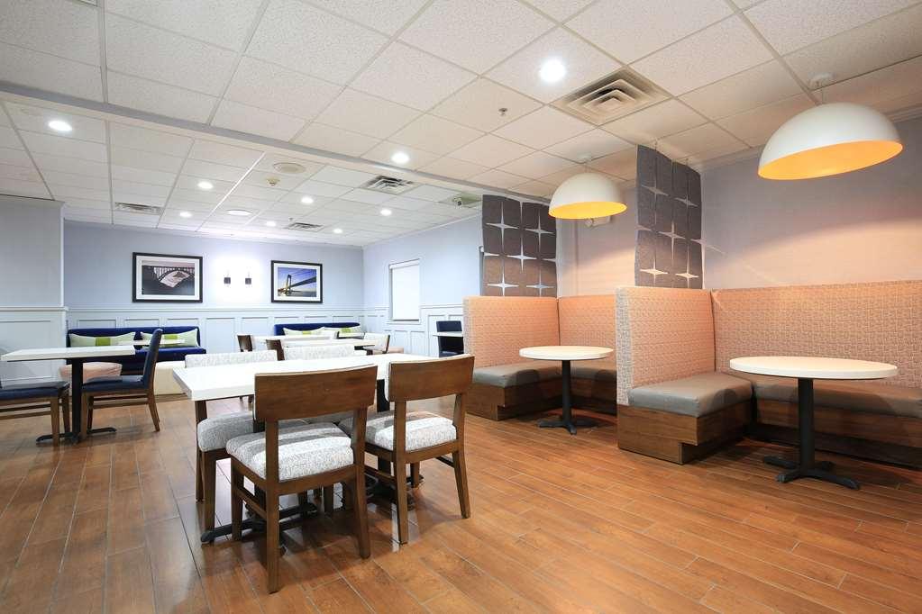 Hotel Hampton 3*